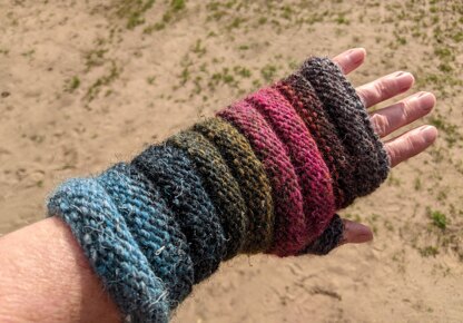 Romulus Roll Fingerless Mittens