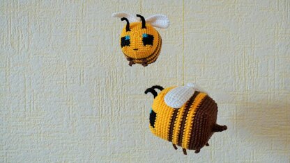 Cube Bee with Little Cube Bee