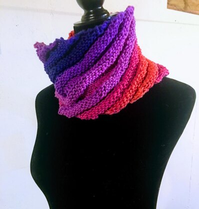 Sunset Spiral Cowl