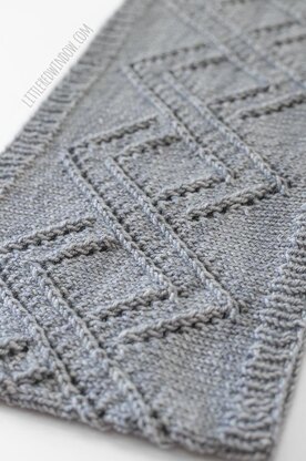 Mary Lace Cable Cowl