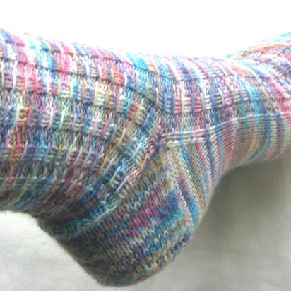 Alternate Steps socks - knitting pattern