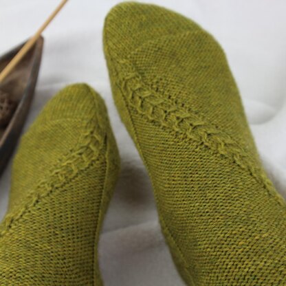 Knitting Pattern Cable Socks - PDF Download Knight Socks