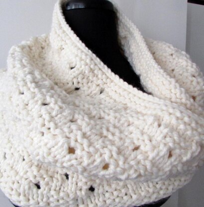 Checkered Dots Chunky Cowl