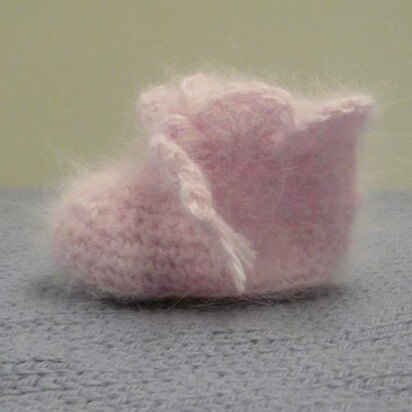 Crochet Baby Booties in Plymouth Yarn Angora - F339