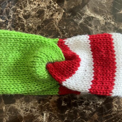 Grinch inspired ear warmer - knitting pattern