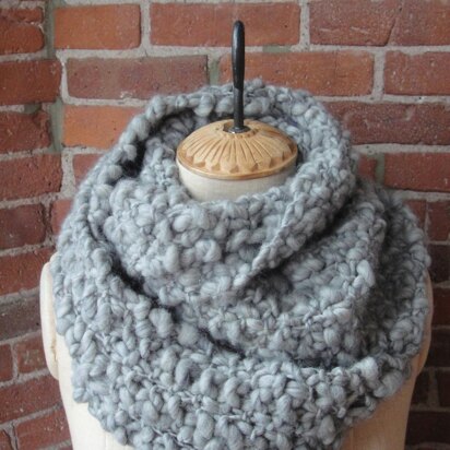 Seed Stitch Cowl in Knit Collage Sister Yarn