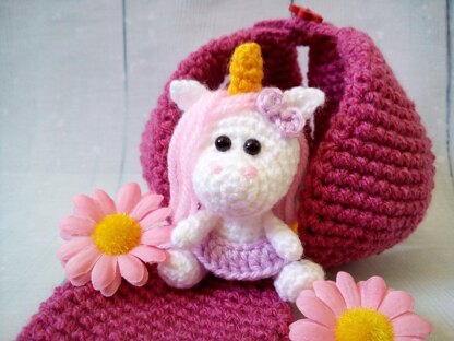 227 Little Unicorn with a Flower House