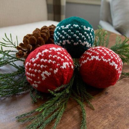 Nordic Holiday Balls in Red Heart With Love Solids - LW3677