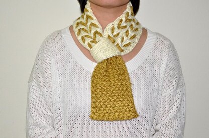 Honey Scarf ( Keyhole / Ascot / Pull-Through / Vintage / Stay On Scarf Knitting Pattern )