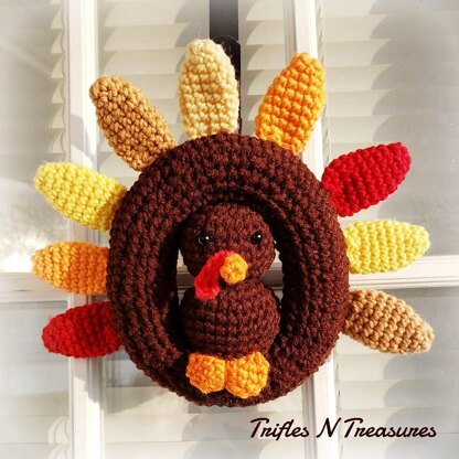 Thanksgiving Wreath & Placecard Holder/Stuffie Set