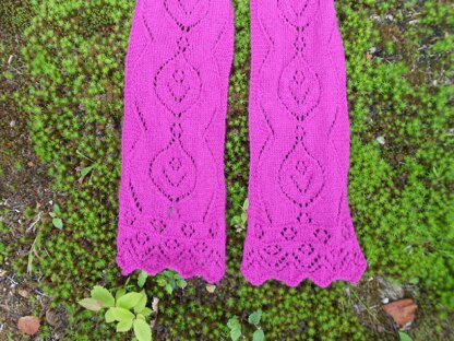 Fuchsia Fantasy Lace Scarf