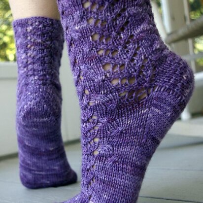 Releve socks - knitting pattern