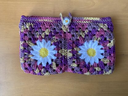 Crochet paperback book cover/sleeve