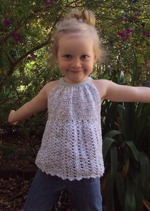 Pleated Halter Top Crochet pattern by Lisa van Klaveren | LoveCrafts