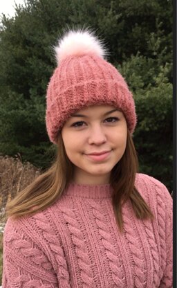 Ribbed Hat with Fur Pom Pom