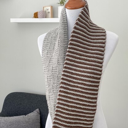 Stripe & Basket Cowl