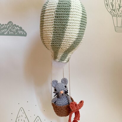 Hot air balloon amigurumi