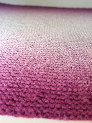 Perfect Phasing Gradual Color Change Blanket