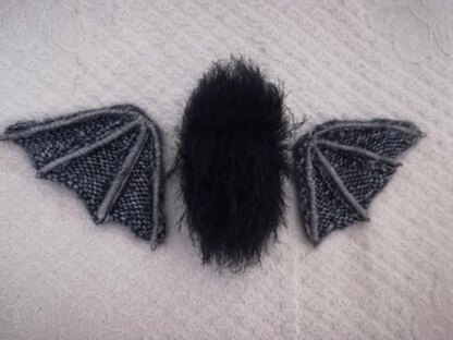 Handmade Halloween Bat Knitting Pattern for Cute Toy Pendant