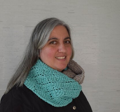 Two-Toned Diamonds Infinity Scarf