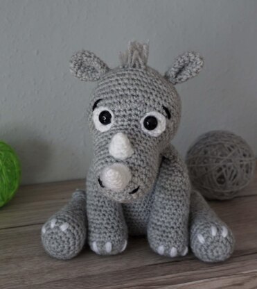 Crochet Pattern for the Amigurumi Rhino Nelli!