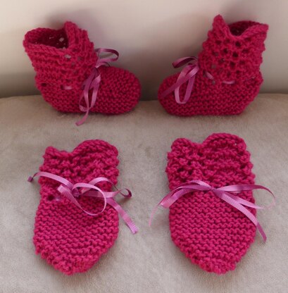 Rosalie - 8ply booties and mittens