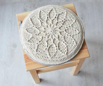 Minimalist Cabled Mandala