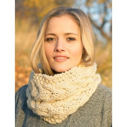 Bulky Cable Cowl in Bernat Softee Chunky, Knitting Patterns