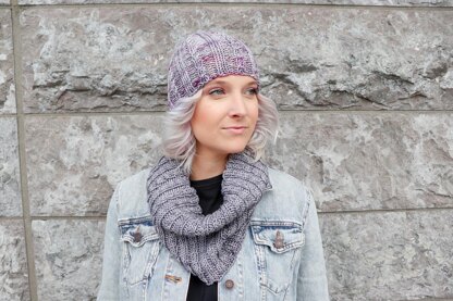 Feisty Cabled Cowl