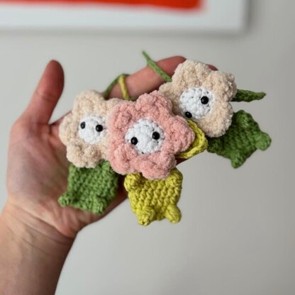 Cute baby flower keychain pattern  no sew English pdf pattern