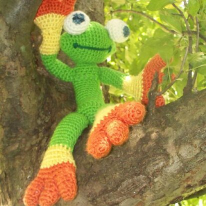 Tree Frog Amigurumi crochet play toy doll