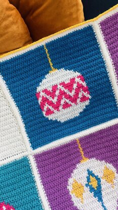 Merry Bauble Blanket