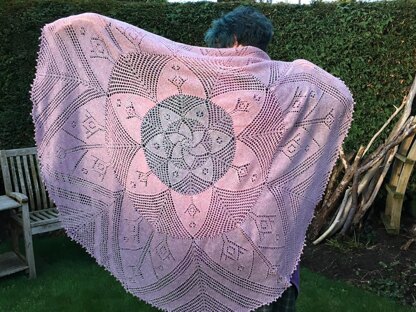 Maid Marion Shawl