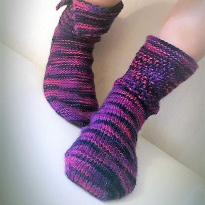 Aiden Reversible Socks - knitting pattern