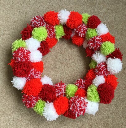 Pompom Wreath in Bernat Softee Chunky