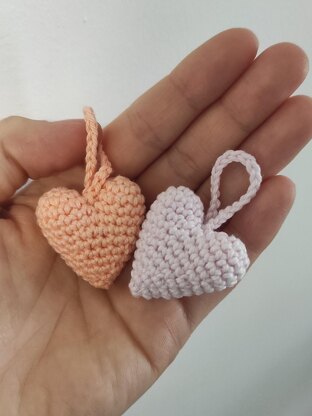 Crochet heart keychain free pattern