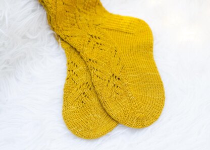 Mustard knee-socks