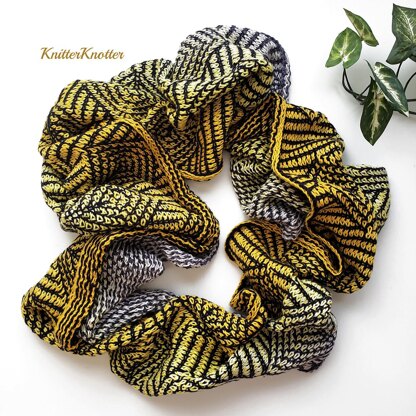 Vajra infinity scarf