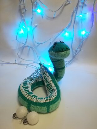 Knitting pattern New Year's Snake 2025