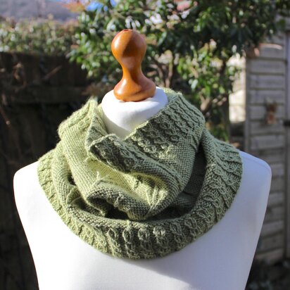 Greenfinch Cowl