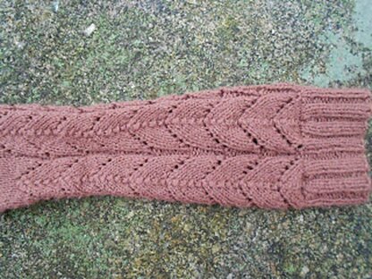 Horseshoe Lace Socks with 3 needles