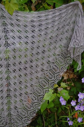 Haunting shawl