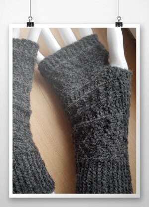 Sideways gansey style mitts