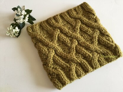 Chunky cowl in golden olive.