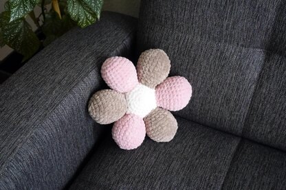 Amigurumi Häkelanleitung für das Blumenkissen