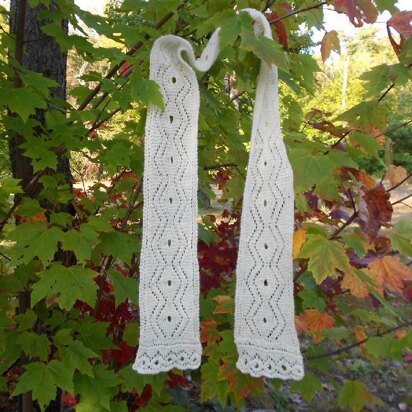 Diamonds and Winding Ribbons Lace Scarf