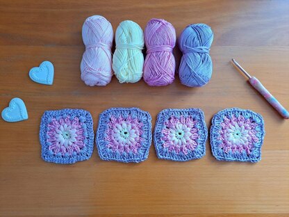 Crochet Daisy Granny Square Pattern