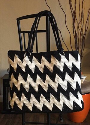 Zigzag Crochet Tote Bag