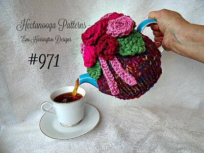 971-Roses Tea Cozy