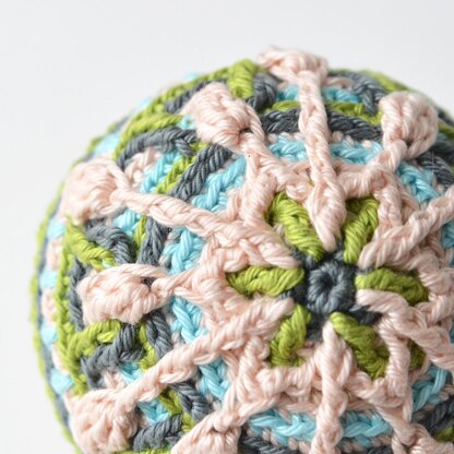 Snow Baubles - overlay crochet